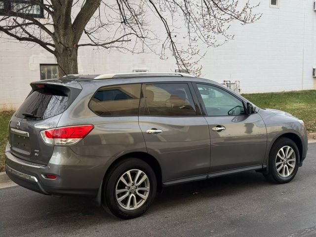 2016 Nissan Pathfinder SV