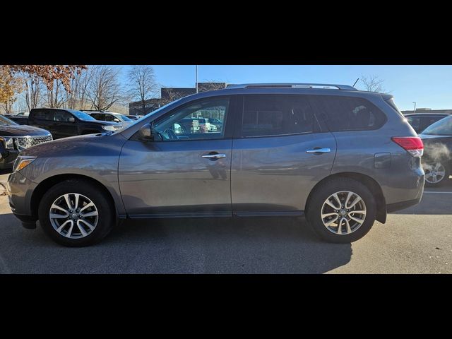 2016 Nissan Pathfinder SV