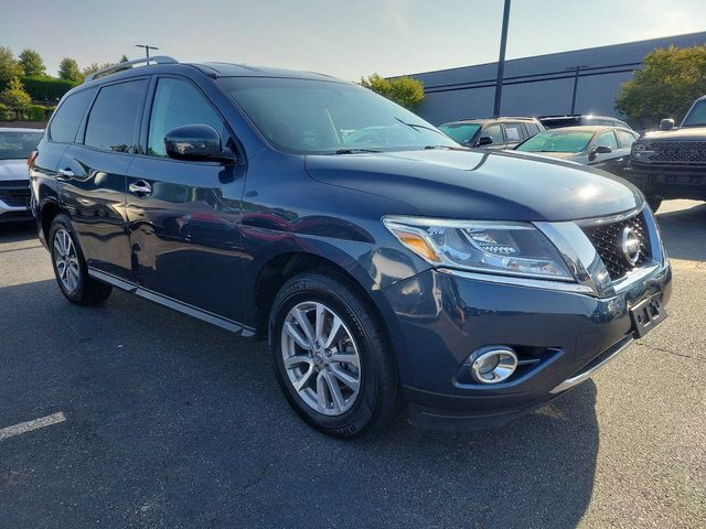 2016 Nissan Pathfinder SV