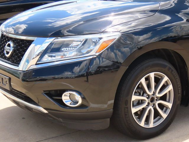 2016 Nissan Pathfinder SV