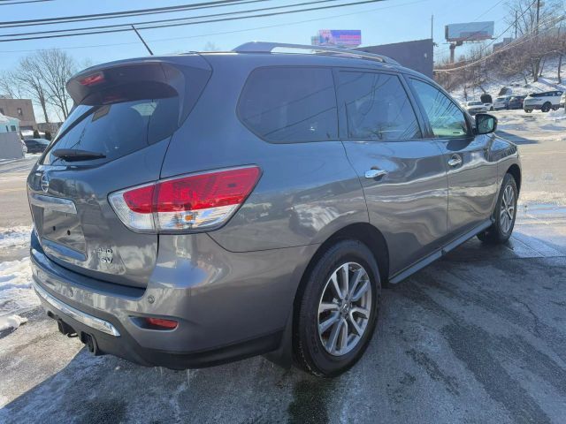 2016 Nissan Pathfinder SV