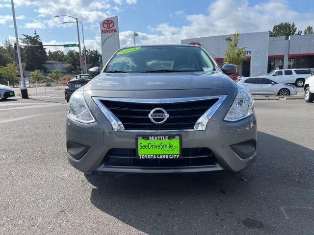 2016 Nissan Versa SV