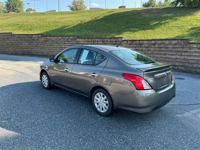 2016 Nissan Versa SV