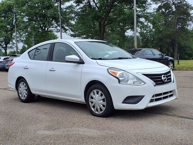 2016 Nissan Versa SV