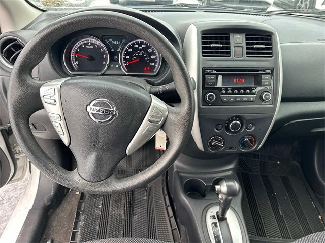 2016 Nissan Versa SV