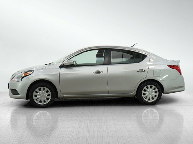 2016 Nissan Versa SV