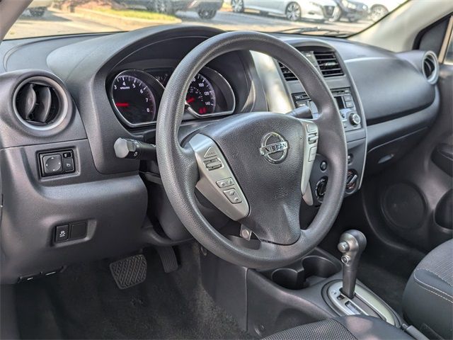 2016 Nissan Versa SV