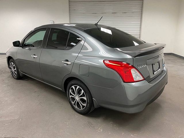 2016 Nissan Versa SV