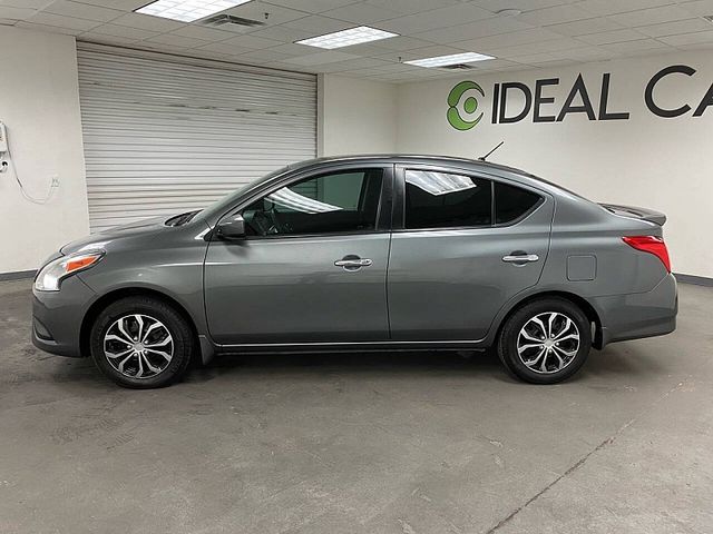 2016 Nissan Versa SV