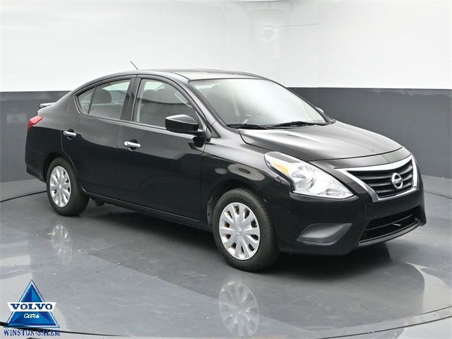 2016 Nissan Versa SV