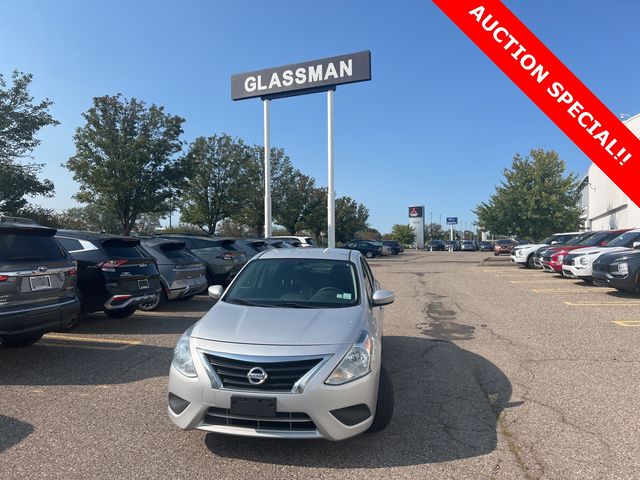 2016 Nissan Versa SV