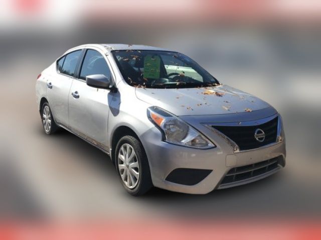 2016 Nissan Versa SV