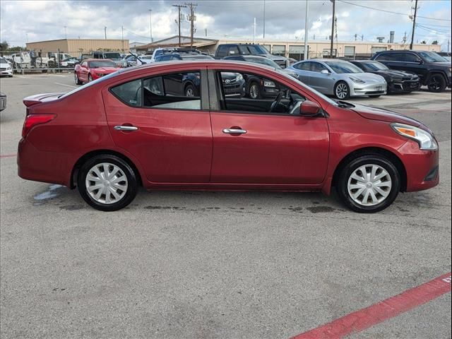 2016 Nissan Versa SV