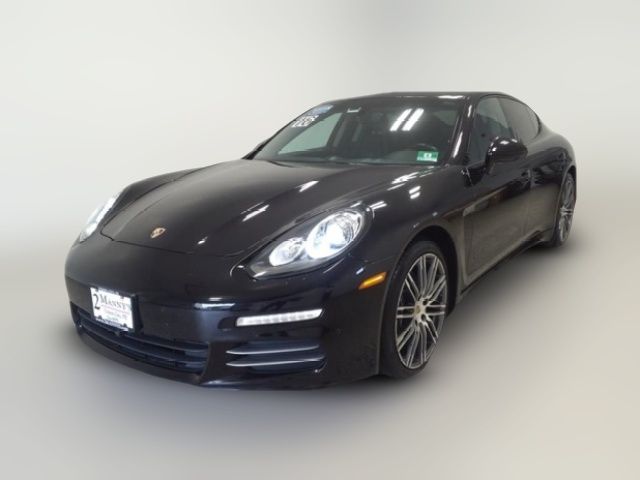 2016 Porsche Panamera 4 Edition