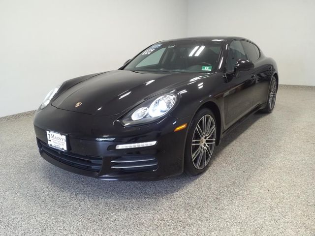 2016 Porsche Panamera 4 Edition