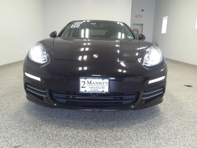 2016 Porsche Panamera 4 Edition