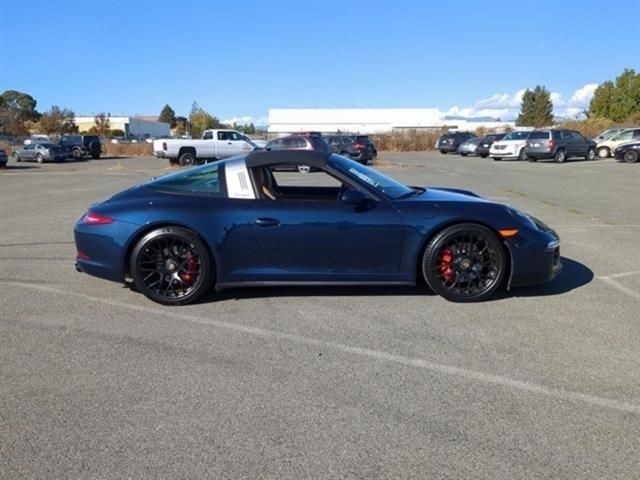 2016 Porsche 911 4 GTS