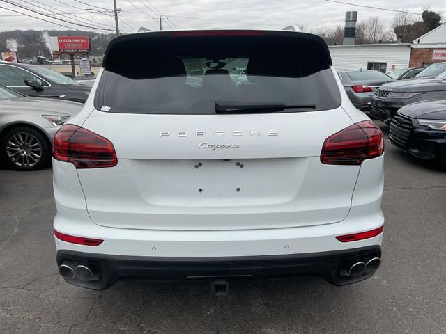 2016 Porsche Cayenne Base