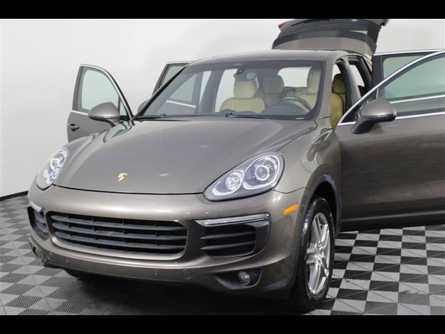 2016 Porsche Cayenne Base