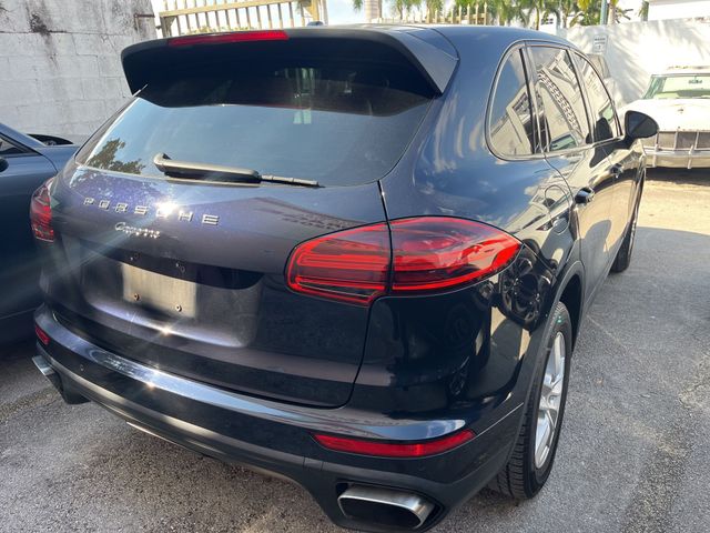 2016 Porsche Cayenne Base