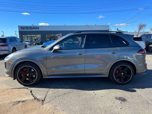 2016 Porsche Cayenne GTS