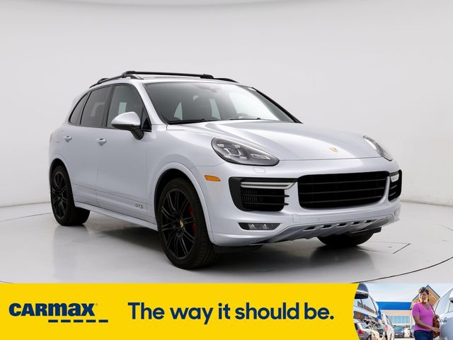 2016 Porsche Cayenne GTS