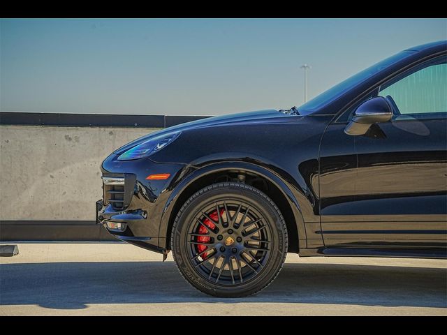 2016 Porsche Cayenne GTS