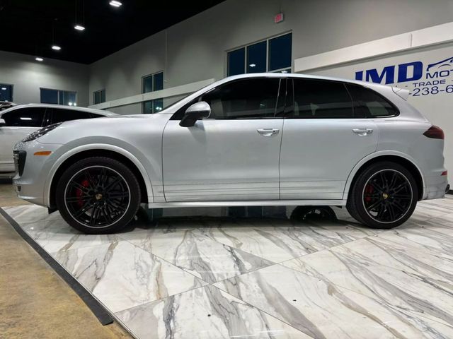 2016 Porsche Cayenne GTS