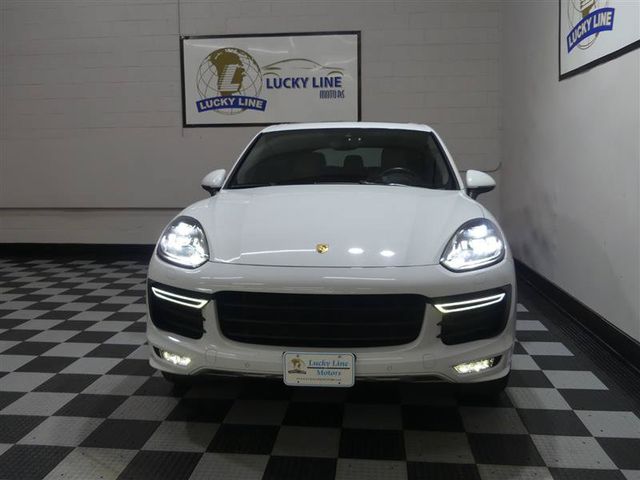 2016 Porsche Cayenne GTS