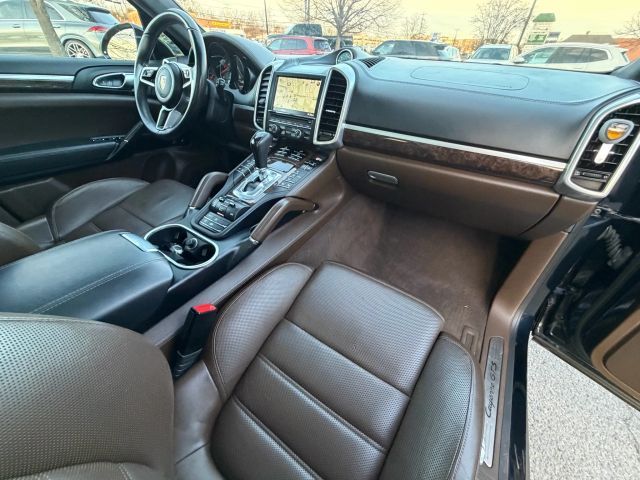 2016 Porsche Cayenne GTS