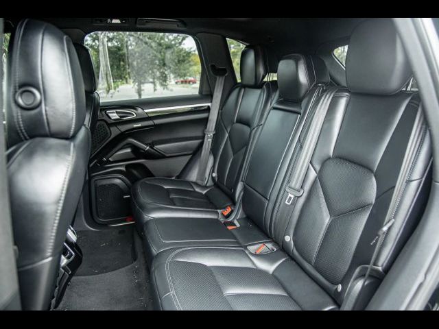 2016 Porsche Cayenne Base