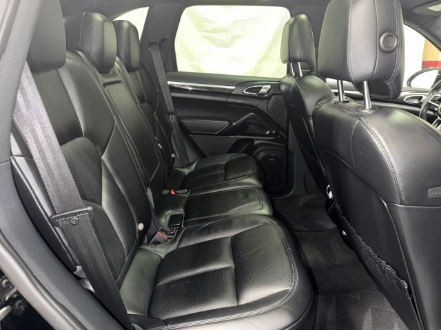 2016 Porsche Cayenne Base