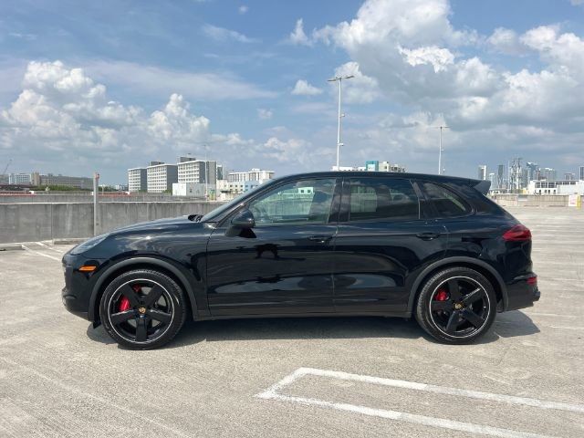 2016 Porsche Cayenne Turbo