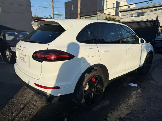 2016 Porsche Cayenne Turbo