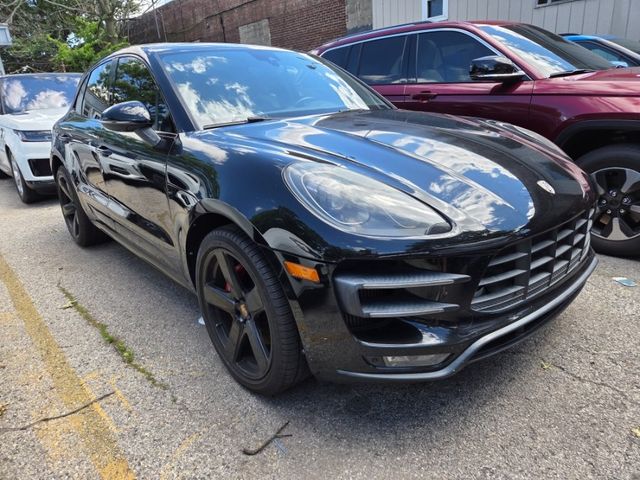 2016 Porsche Macan Turbo