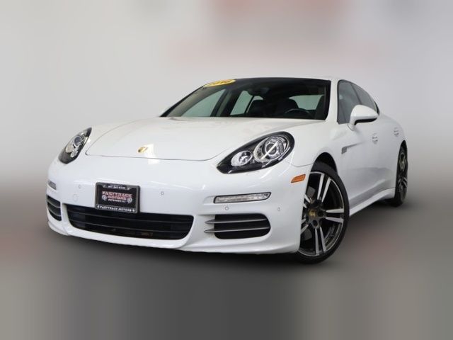 2016 Porsche Panamera 