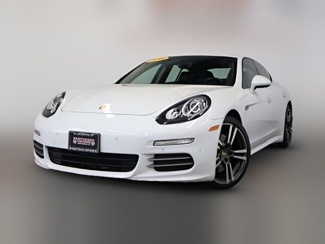 2016 Porsche Panamera 