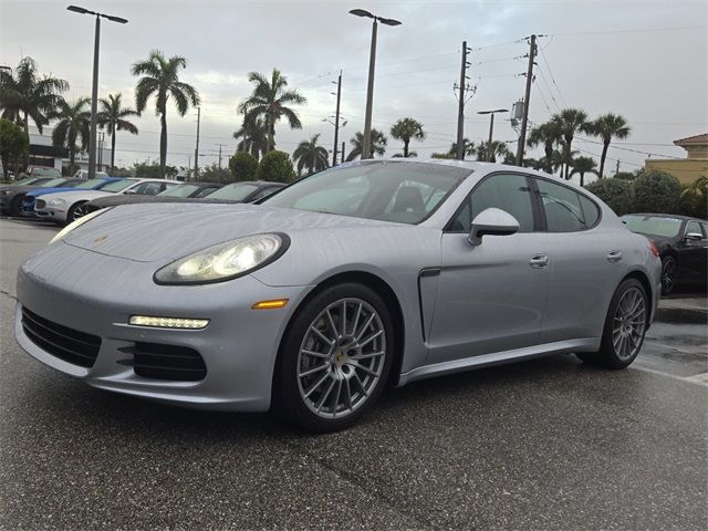 2016 Porsche Panamera 4