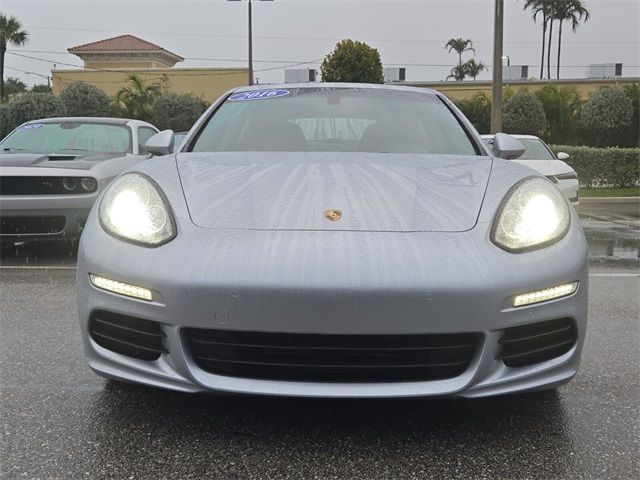 2016 Porsche Panamera 4