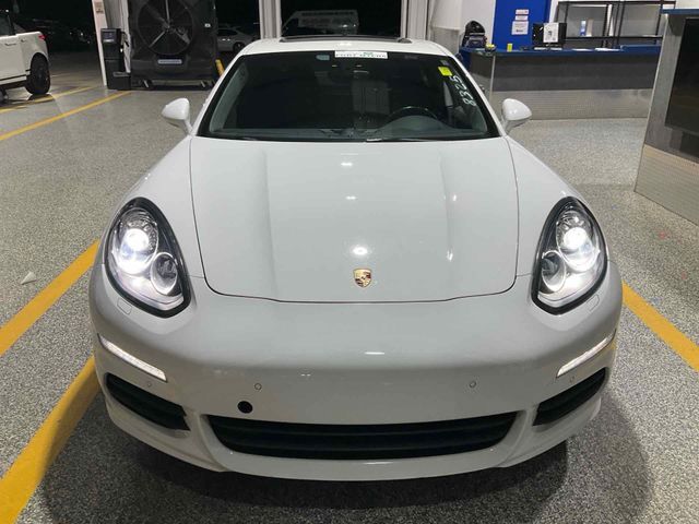 2016 Porsche Panamera Base