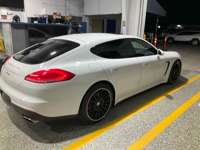 2016 Porsche Panamera Base