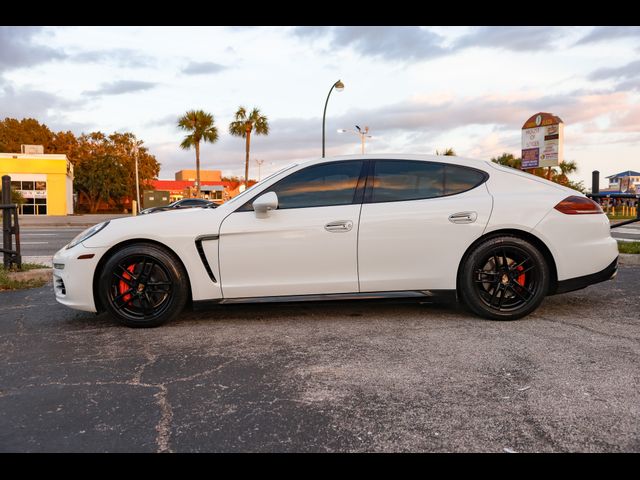 2016 Porsche Panamera 