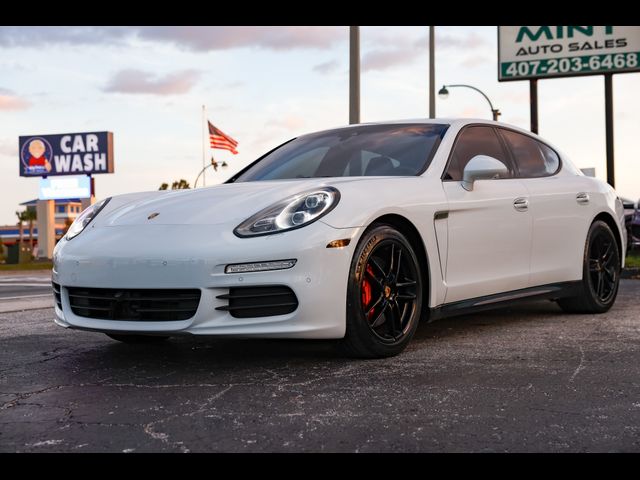 2016 Porsche Panamera 