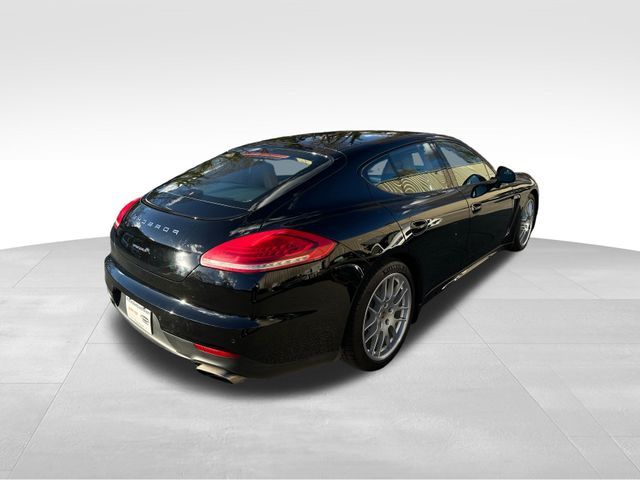 2016 Porsche Panamera Base