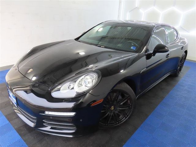 2016 Porsche Panamera Edition
