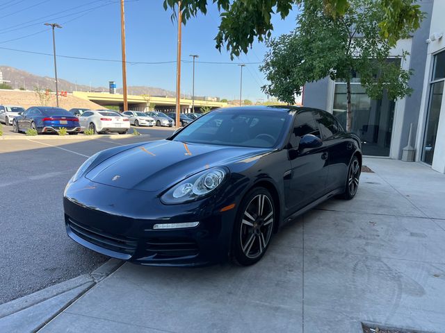 2016 Porsche Panamera 4