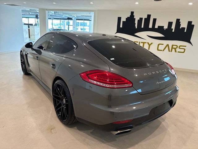 2016 Porsche Panamera 4