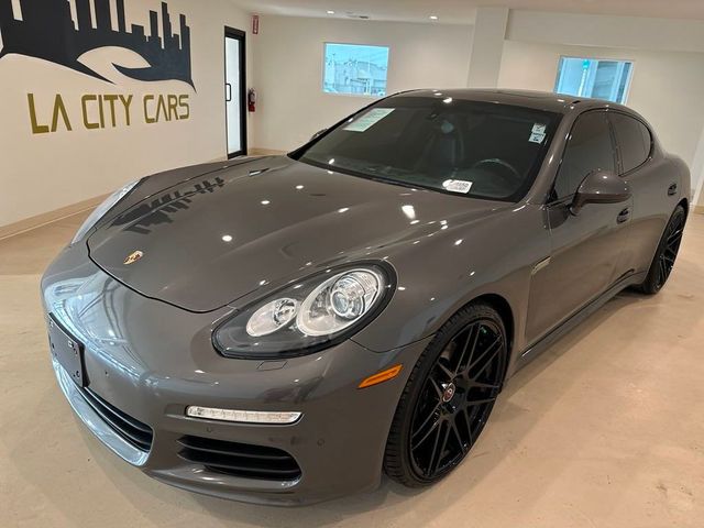 2016 Porsche Panamera 4