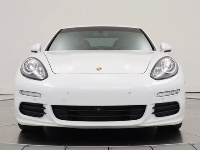2016 Porsche Panamera 4