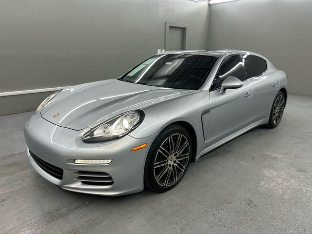 2016 Porsche Panamera 4